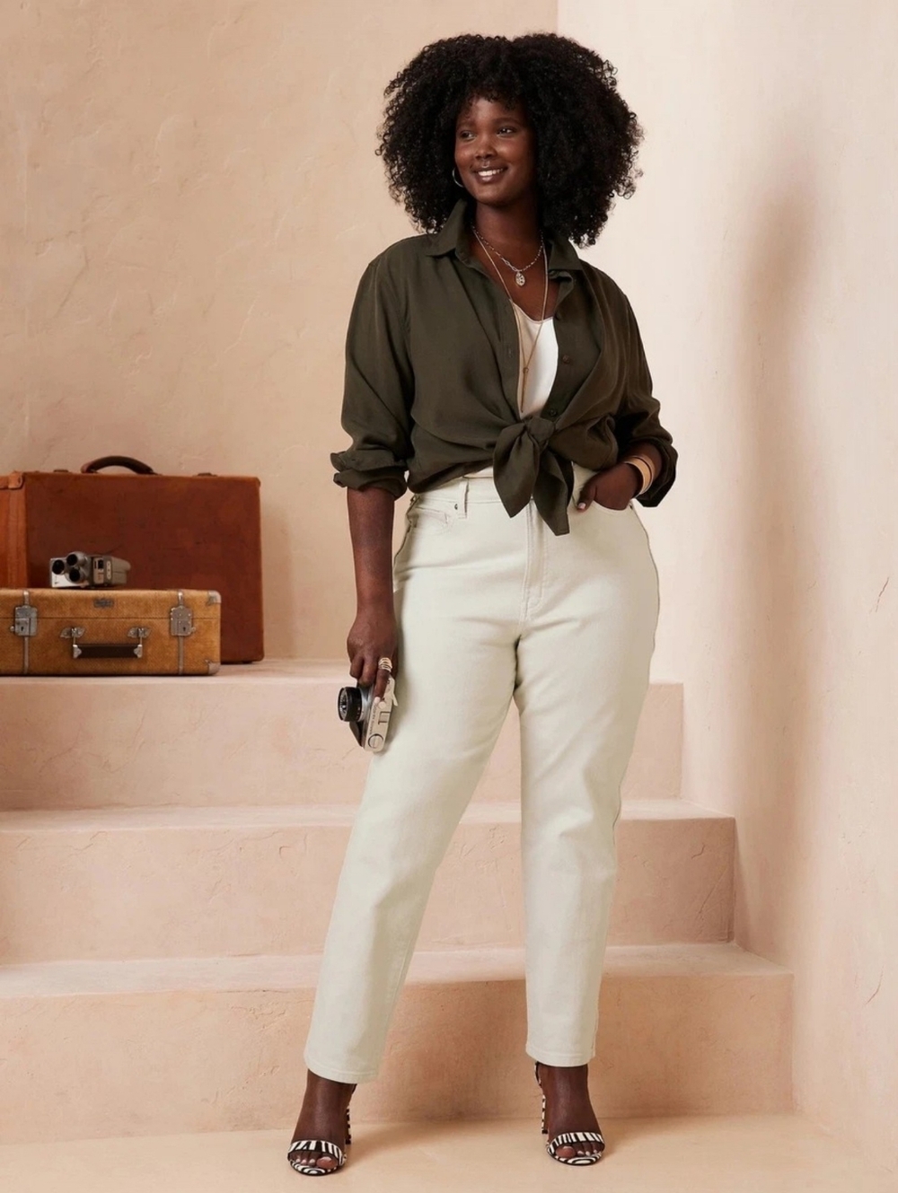 NWT Banana Republic High Rise Curvy Straight Leg Khaki Jeans 27 4